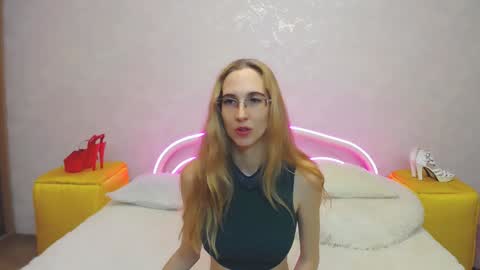 Klary online show from 12-14-24, 12:23