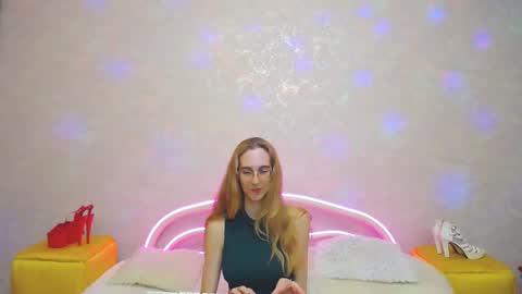 Klary online show from 12-14-24, 04:52