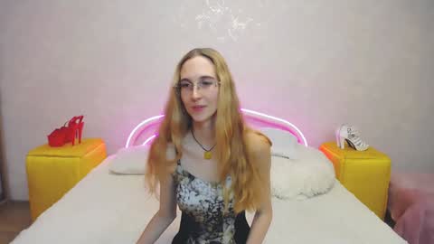 Klary online show from 01-25-25, 03:52