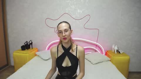 Klary online show from 09-25-25, 05:44