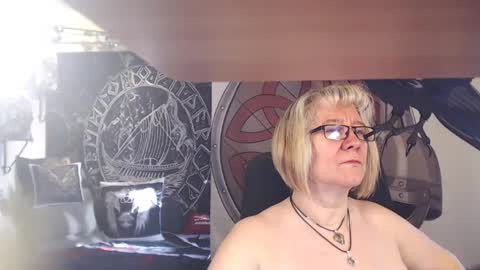 Michelle online show from 02-12-25, 01:59