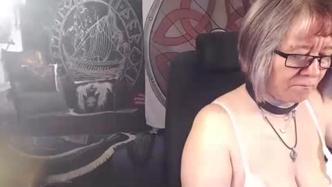 Snapshot of kleiner_teufel chatting on 03-30-26, 06:03 Michelle online show from 03-30-26, 06:03