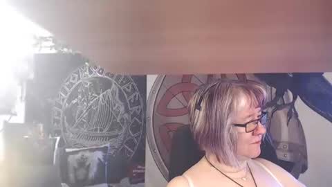 Snapshot of kleiner_teufel chatting on 04-22-26, 07:00 Michelle online show from 04-22-26, 07:00