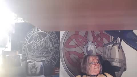 Snapshot of kleiner_teufel chatting on 05-03-26, 04:18 Michelle online show from 05-03-26, 04:18