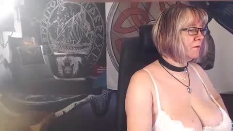 Snapshot of kleiner_teufel chatting on 07-07-26, 06:47 Michelle online show from 07-07-26, 06:47