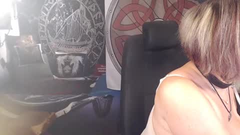 Snapshot of kleiner_teufel chatting on 07-19-26, 04:05 Michelle online show from 07-19-26, 04:05