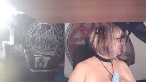 Snapshot of kleiner_teufel chatting on 07-22-26, 06:43 Michelle online show from 07-22-26, 06:43