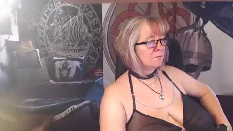 Snapshot of kleiner_teufel chatting on 07-24-26, 07:06 Michelle online show from 07-24-26, 07:06