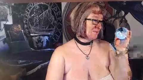 Snapshot of kleiner_teufel chatting on 08-09-26, 04:12 Michelle online show from 08-09-26, 04:12