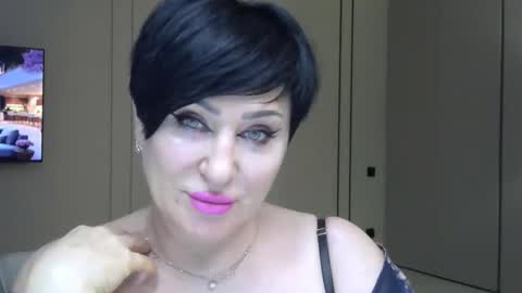 Snapshot of kleo901854860422 chatting on 05-12-26, 07:00 kleo901854860422 online show from 05-12-26, 07:00