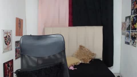 Snapshot of kleo_princess18 chatting on 01-21-25, 01:08 kleo online show from 01-21-25, 01:08