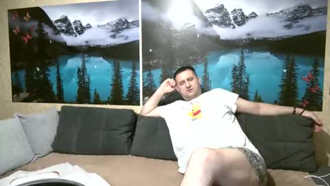 Snapshot of kleosnow chatting on 09-08-25, 04:06 Kleosnow online show from 09-08-25, 04:06