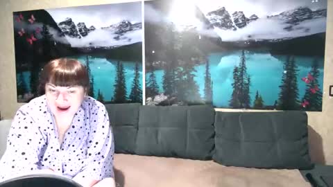 Snapshot of kleosnow chatting on 09-15-25, 08:47 Kleosnow online show from 09-15-25, 08:47