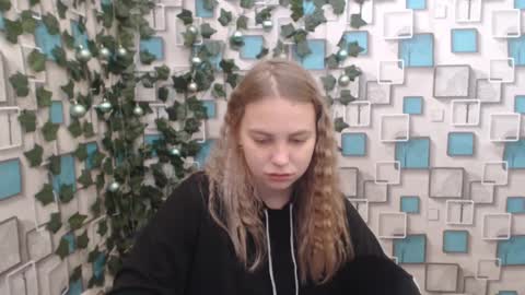 klerkarina online show from 01-11-25, 05:41