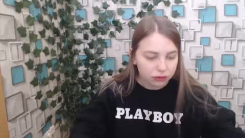 klerkarina online show from 02-21-25, 05:35