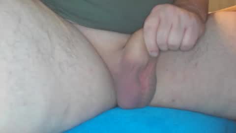 Snapshot of klinge2000 chatting on 12-15-25, 05:06 klinge2000 online show from 12-15-25, 05:06