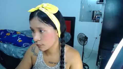 Snapshot of kloe_minajj chatting on 05-27-26, 01:02 kloe minajj online show from 05-27-26, 01:02