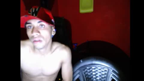 Snapshot of kloeandjersi chatting on 12-15-25, 03:22 kloeandjersi online show from 12-15-25, 03:22