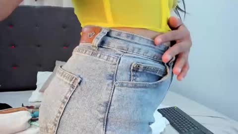 Snapshot of kloeh_star chatting on 10-31-25, 08:21 Kloeh online show from 10-31-25, 08:21