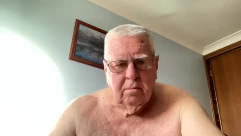 Aussiedude online show from 01-06-25, 08:28