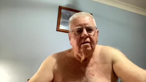 Snapshot of knights2001 chatting on 07-21-26, 11:23 Aussiedude online show from 07-21-26, 11:23