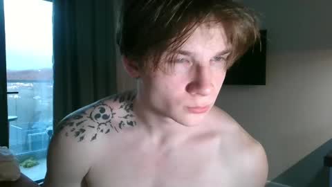 Snapshot of knotsiemens chatting on 04-03-26, 03:43 Adam online show from 04-03-26, 03:43