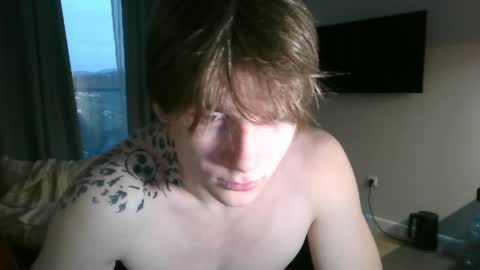 Snapshot of knotsiemens chatting on 04-11-26, 04:11 Adam online show from 04-11-26, 04:11