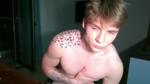 Snapshot of knotsiemens chatting on 05-14-26, 05:31 Adam online show from 05-14-26, 05:31