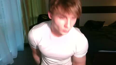 Snapshot of knotsiemens chatting on 06-18-26, 04:55 Adam online show from 06-18-26, 04:55