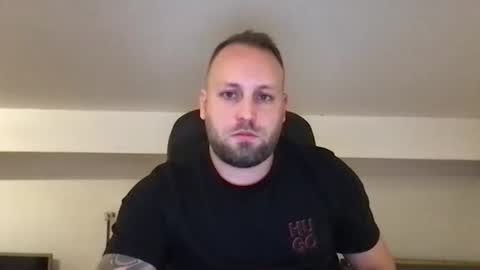 hugo online show from 11-25-25, 01:27