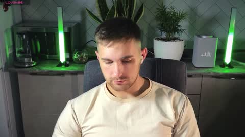 Sweet boy online show from 12-30-24, 12:00