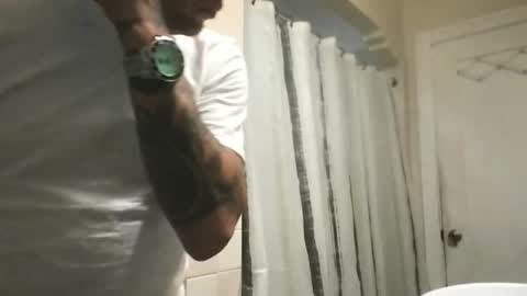 Snapshot of koma_kock_boi chatting on 10-17-25, 02:37 koma_kock_boi online show from 10-17-25, 02:37
