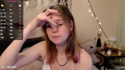 Snapshot of komorebbi chatting on 01-25-25, 11:22 Marta online show from 01-25-25, 11:22