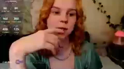 Snapshot of komorebbi chatting on 07-14-26, 09:53 Marta online show from 07-14-26, 09:53