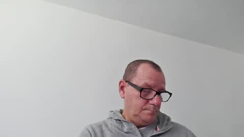 Snapshot of komputer123456789 chatting on 09-09-25, 08:58 Bogdan online show from 09-09-25, 08:58