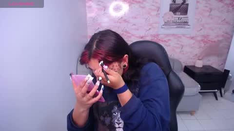 Snapshot of koraa_t chatting on 10-28-25, 02:59 koraa online show from 10-28-25, 02:59