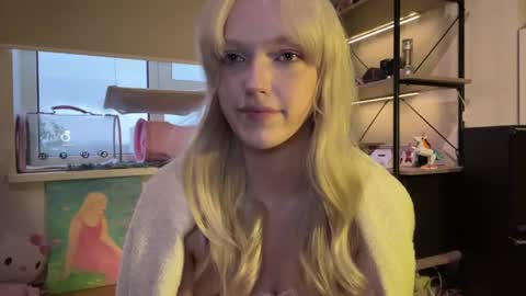 Ariela online show from 06-11-26, 06:28