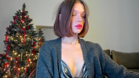 Snapshot of kossie_ chatting on 12-14-24, 12:01 kossie_ online show from 12-14-24, 12:01