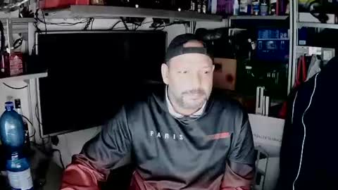 Snapshot of kostasgreek42 chatting on 12-04-24, 05:44 Kosta online show from 12-04-24, 05:44