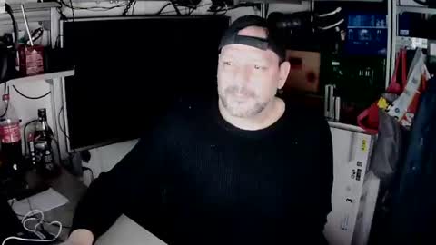 Snapshot of kostasgreek42 chatting on 12-19-24, 06:23 Kosta online show from 12-19-24, 06:23