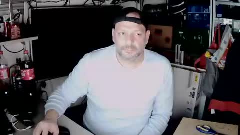 Snapshot of kostasgreek42 chatting on 12-22-24, 06:15 Kosta online show from 12-22-24, 06:15