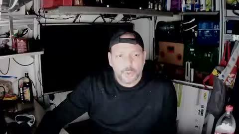 Snapshot of kostasgreek42 chatting on 12-28-24, 07:22 Kosta online show from 12-28-24, 07:22