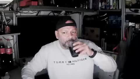 Snapshot of kostasgreek42 chatting on 01-03-25, 06:24 Kosta online show from 01-03-25, 06:24