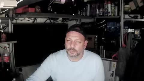 Snapshot of kostasgreek42 chatting on 01-08-25, 06:20 Kosta online show from 01-08-25, 06:20