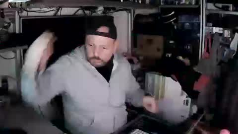 Snapshot of kostasgreek42 chatting on 02-16-25, 07:05 Kosta online show from 02-16-25, 07:05