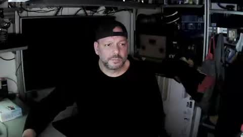 Snapshot of kostasgreek42 chatting on 02-18-25, 08:14 Kosta online show from 02-18-25, 08:14