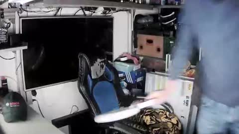 Snapshot of kostasgreek42 chatting on 02-23-25, 12:05 Kosta online show from 02-23-25, 12:05