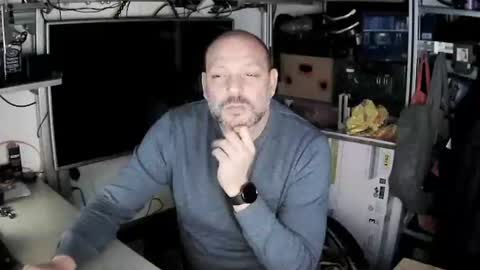 Snapshot of kostasgreek42 chatting on 02-23-25, 04:13 Kosta online show from 02-23-25, 04:13