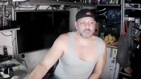 Snapshot of kostasgreek42 chatting on 02-28-25, 07:03 Kosta online show from 02-28-25, 07:03