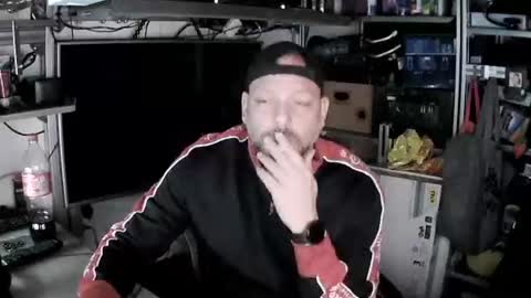 Snapshot of kostasgreek42 chatting on 03-02-25, 05:25 Kosta online show from 03-02-25, 05:25